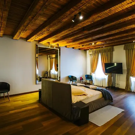 Casa Boutique & Restaurant ブラショフ