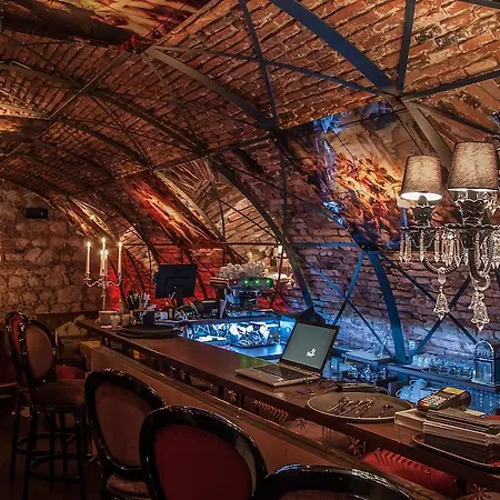 Casa Boutique & Restaurant ゲストハウス 3*